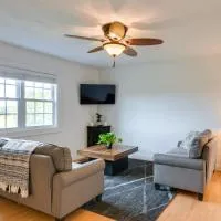 Relax Fireside! Home < 1 Mi to Tryon International: Mill Spring şehrinde bir otel