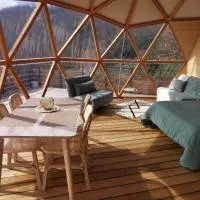 Le dôme géodésique, hotel u gradu Ansignan