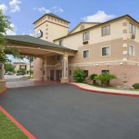 Days Inn & Suites by Wyndham San Antonio North/Stone Oak, hotelli kohteessa San Antonio alueella Stone Oak