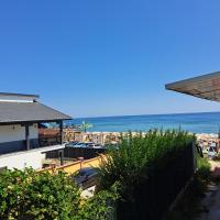 Beach House Cabacum, hotel en Golden Sands