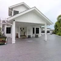Forest Valley Homestay Bungalow for Family/Group Staycation/Gathering, hotel em Cheras