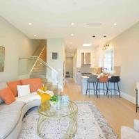 Four bedrooms New Lovely Duplex House-1628, hotel in Fraserview, Vancouver