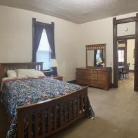 Dover Historic Building 1Bed w/Hot Tub 1st floor, hotel in zona Harry Clever Field Airport - PHD, Dover