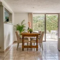 CHARMANT 2 PIECES DANS VILLA INDIVIDUELLE TERRASSES JARDIN, hotell i Carros