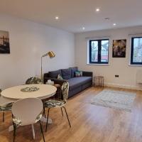 Beautiful Ealing Common Apartment