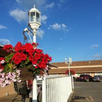 Traveller's Inn, отель рядом с аэропортом Dawson Creek Airport - YDQ в городе Досон-Крик