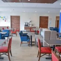 Holiday Inn Express & Suites Raleigh Airport - Brier Creek by IHG, hotel v destinácii Raleigh