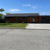 Powell River Ocean View Home, hotel cerca de Aeropuerto de Powell River - YPW, Powell River