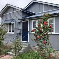 Rosellas on Corundum Cottage - treat yourself!, hotell sihtkohas Stanthorpe