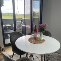 Luna,central,self-check in,AC,WI-FI, washer,free parking, hotel a Zaprešić