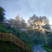Fontana @ Sky Ridge Yurts, hotel din Bryson City