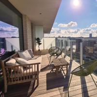 Central Park Tower Sea View Residence with pool and gym, hotel in: Vuurtorenwijk, Oostende