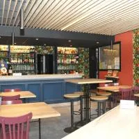 Hôtel des Voyageurs Restaurant Traiteur, hotel i Bagnols