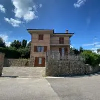 Casa Vacanze la Pineta, hotel a Montalcino