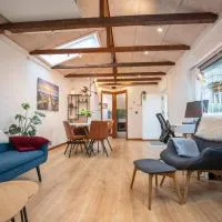 Skylight Lodge - Private Terrace, Free Parking & Walk to City, hotel a Horsens