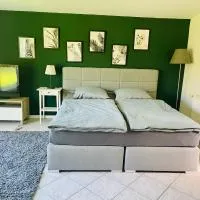 Sanders Ferienhaus, zentral und voll ausgestattet, Privatparkplatz und kleine Terrasse, hotel in Winsen Aller