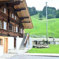 Chalet Grittelihus, large bathroom, Lots of living space, nahe Interlaken, hotel in Diemtigen