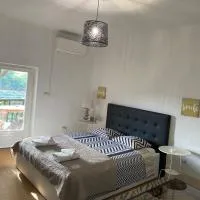 La casa du port, Chambres, suite privée, appartement avec vue sur la rivière、Capdenacのホテル