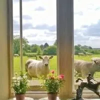 Battens Farm Cottages - B&B and Self-Catering Accommodation, hotelli kohteessa Yatton Keynell