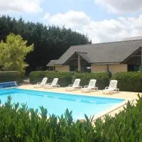 Les Dineux Village, hotelli kohteessa Trémeur