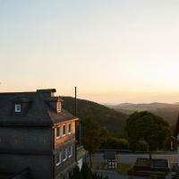 Romantik Berghotel Astenkrone, hotel in: Altastenberg, Winterberg