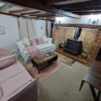 Honey Horsefield Grade ll Cottage, hotel u gradu 'Hundon'
