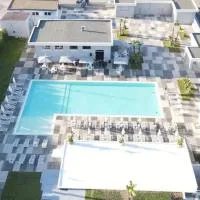 PoolSide, hotel sa Irsina
