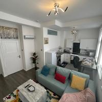 Lovely 2 Bedroom Apartments In Manchester Close To City Centre And Manchester City Stadium #1