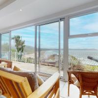 Superb Panoramic Sea Views Sleeps 10 Pet Friendly