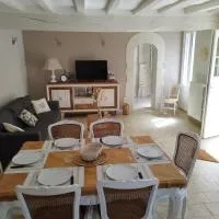 Les Ecureuils 4 / 6 personnes, hotel en Seigy