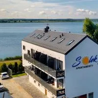 SOLEK, Apartamenty hotelowe i pokoje gościnne ze śniadaniem, przyjazne zwierzętom, wyjątkowe, z widokiem na Jezioro Jamno i w bardzo bliskiej odległości od morza – hotel w mieście Mielno