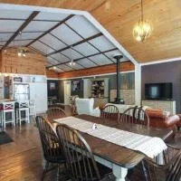Le Duc on the Lake - Cozy waterfront Cottage, hotel em Saint-André-Avellin
