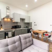 Charnwood Flat 4 - City Center 3BR Gem