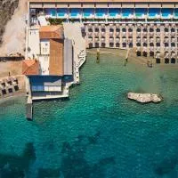 Mandraki Beach Resort، فندق في Mandraki