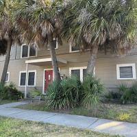 Cozy 1BR 1BA Upper Left Walking Distance to Beach