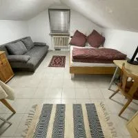 Viesnīca Comfortable apartment in commercial centre pilsētā Unterhahinga