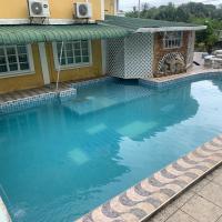 Relaxing 2 bedroom property for up to 4 person, hotel berdekatan Eugene F. Correia International Airport - OGL, Georgetown