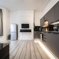 Newly Renovated 2 Bed Ground Floor Flat