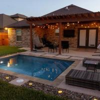 Cozy home with POOL and free WIFI, hotell sihtkohas Brownsville