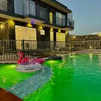 JA view chalet: Duwaykhīlah şehrinde bir otel