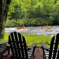 Aquone में, होटल Nantahala River Luxury Escape-on the river!