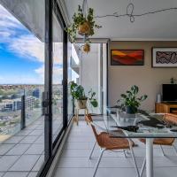 Ocean view apartment close to CBD with indoor pool., hotel di South Melbourne, Melbourne