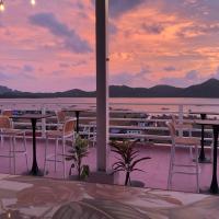 Sunburn Suites and Rooftop Bar, khách sạn ở Coron Town Proper, Đảo Coron