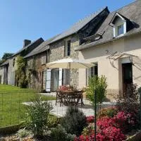 Entire Farm House stay, La Gérouardière, hotel en Barenton