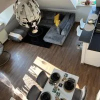 Moderne Galerie-Wohnung! Zentral-A8-B17 WIFI, hotel di Gersthofen