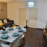 Appartement plain-pied 6 pers - confort en ville, Hotel in Armentières