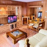 Dúplex pareado con zona exterior, ξενοδοχείο σε Navalcarnero