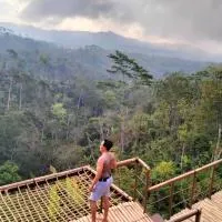 Wanagiri sunset glamping, hotel u gradu Gitgit