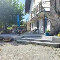 Appartement rénovée dans maison ancienne، فندق في Amancy