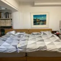 Gallery Compass- Art Apartments Osaka with Breakfast Free Parking, hotel ad Osaka